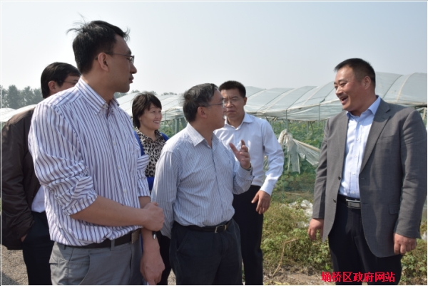 政府为了扶持农业,对农产品实行支持价格。但