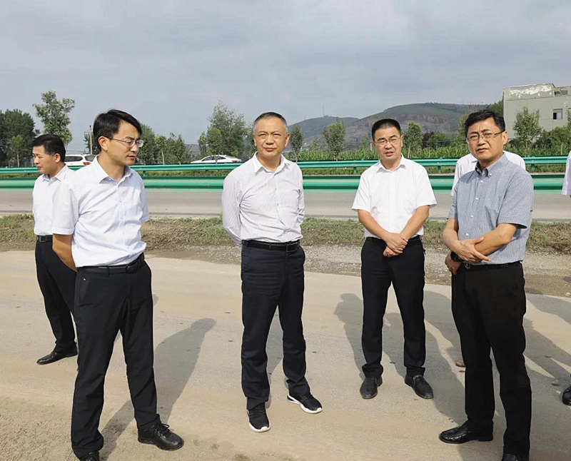 朱卫东调研项目建设及矿山生态修复情况