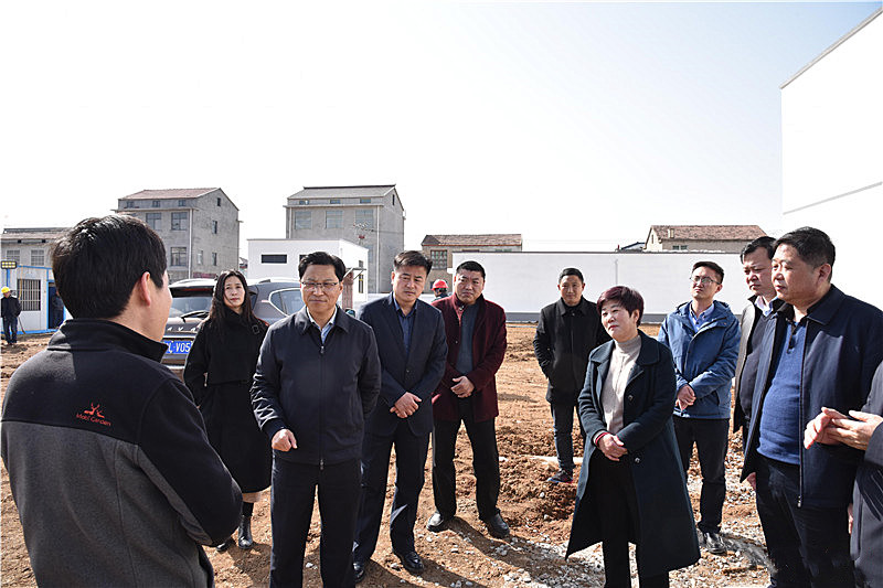 张建军调研乡镇农业产业化和美丽乡村建设工作