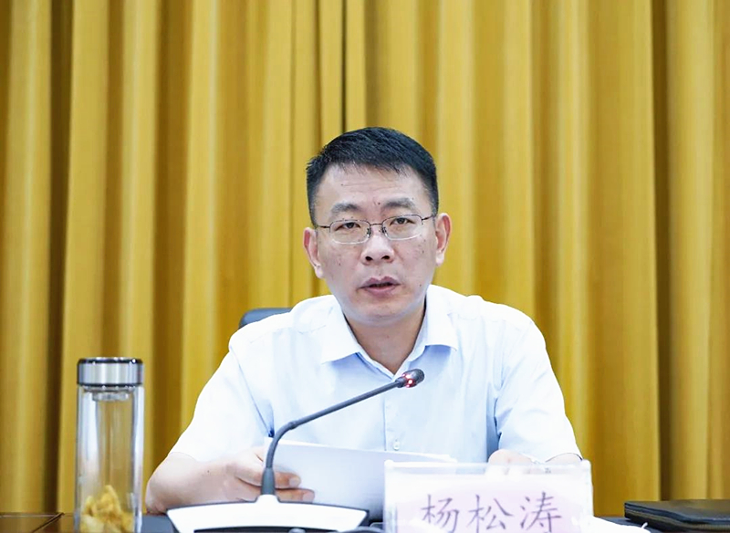 杨松涛指出,今年以来,全区上下在区委,区政府的领导下,坚持稳中求进