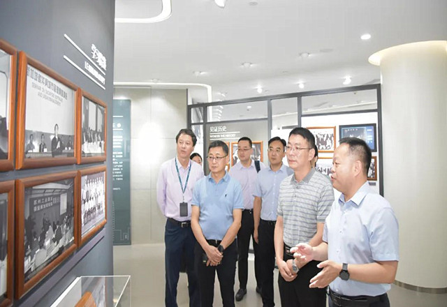 杨松涛赴苏州招商考察