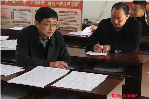 区政府办公室主任张祖新一行到曹村镇开展精准扶贫工作